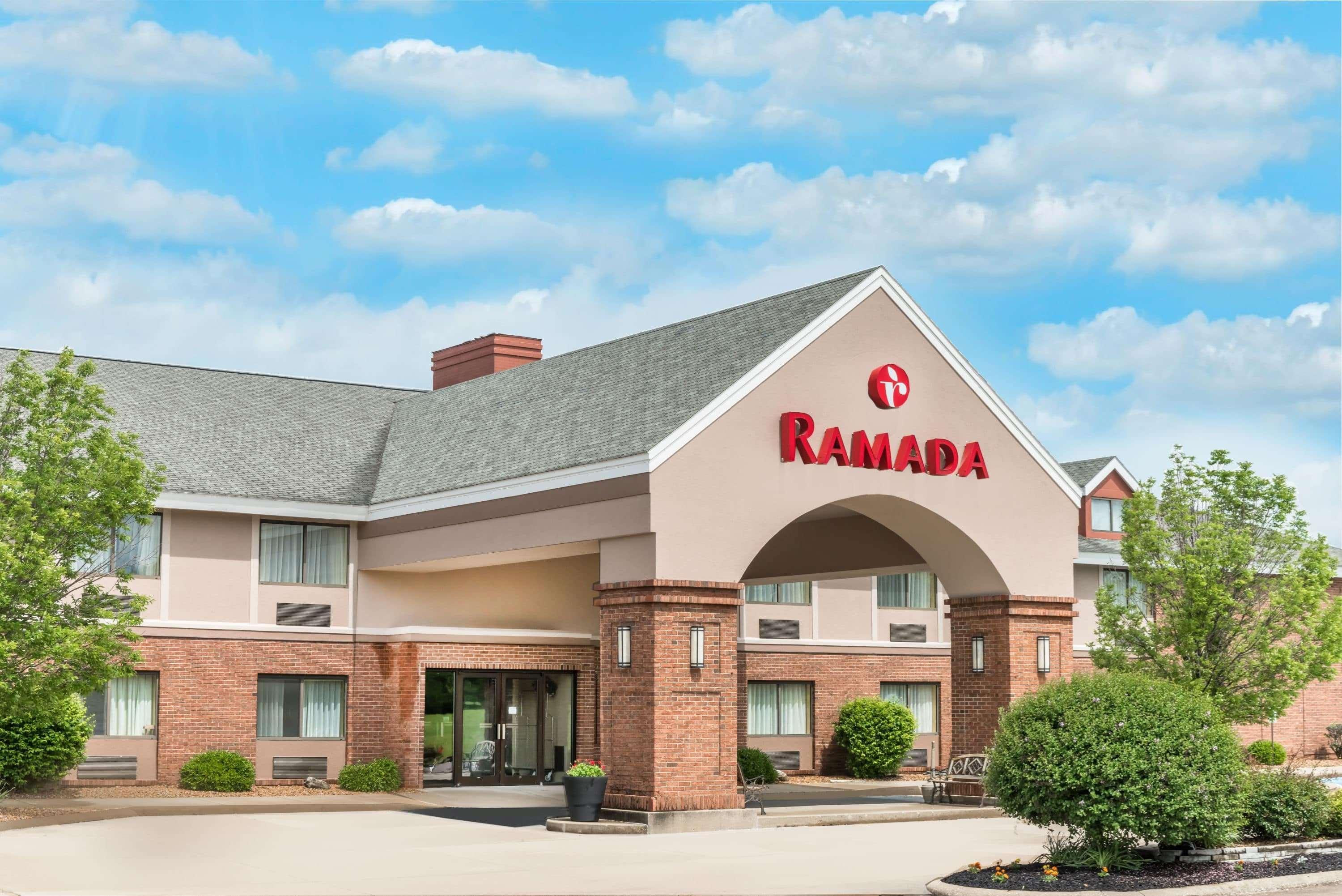 Ramada By Wyndham Vandalia Buitenkant foto
